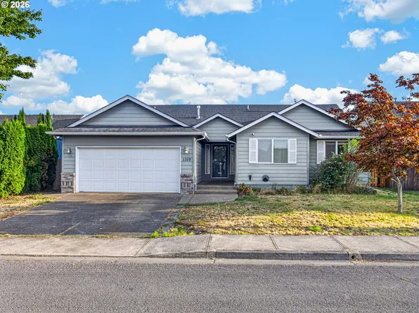 1319 Mount View Ln, Molalla, OR 97038