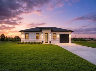 217 Pembroke St, Lehigh Acres, FL 33974