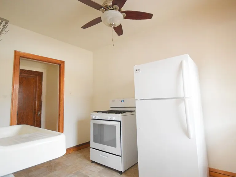2426 Fillmore St NE — Photo 5