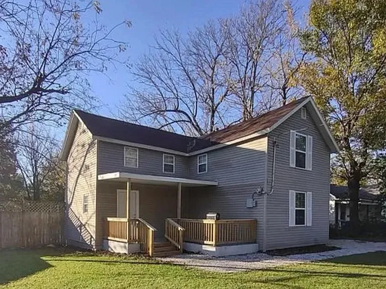 1881 N Campbell Ave #1 — Photo 1
