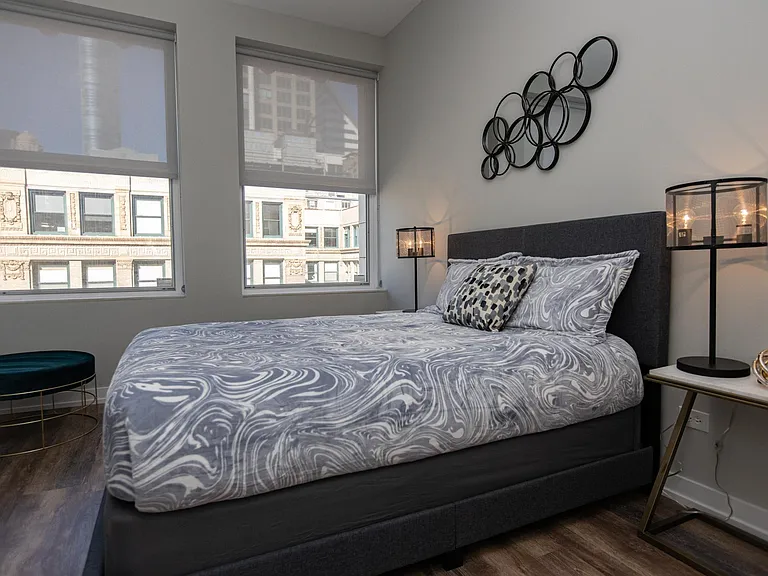 Bedroom in 04 tier apartment with north city view floors 13-21