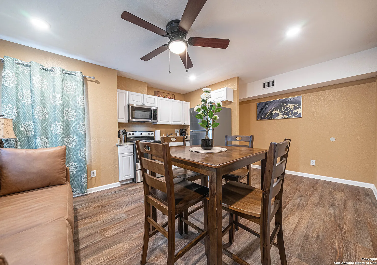 2 bed, 790 sqft, $1,075 — Photo 4