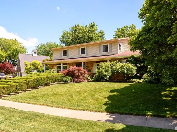 2716 Roscommon Dr, Fort Wayne, IN 46805