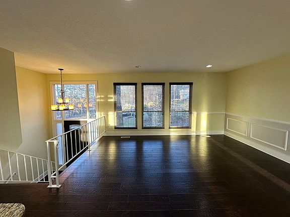 4th image of 303 Highstone Ln