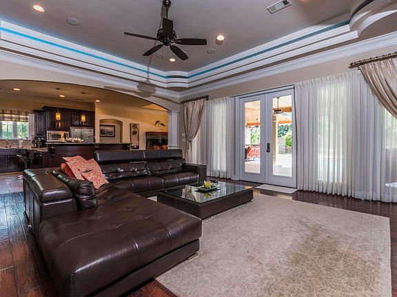 3rd image of 100 Balmoral Ct
