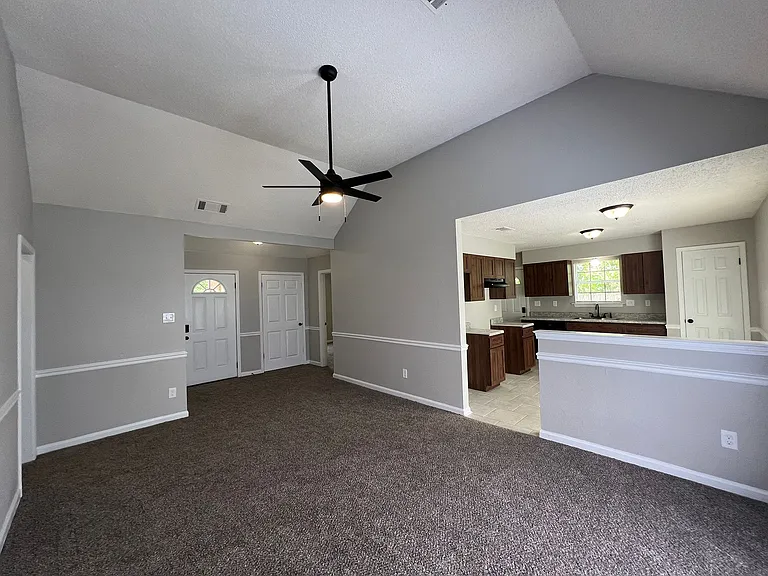 4642 Pembine Dr — Photo 15