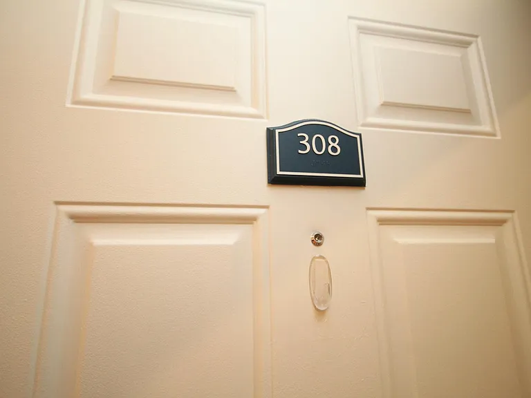 4651 N Greenview Ave #208 — Photo 23