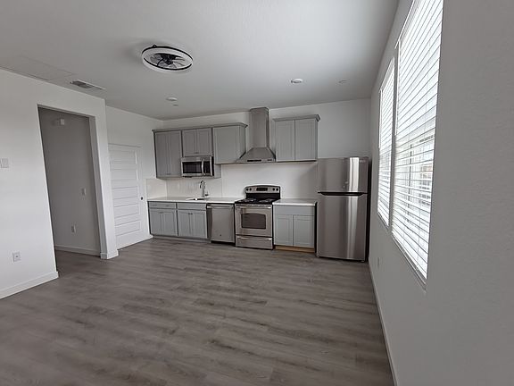 4th image of 10861 Admiral Cove Way #A