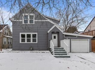 1014 Stuart St, Green Bay, WI 54301