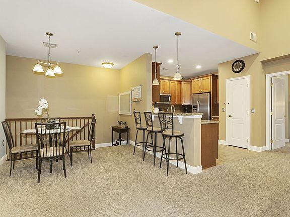 Breakfast bar seating for 3