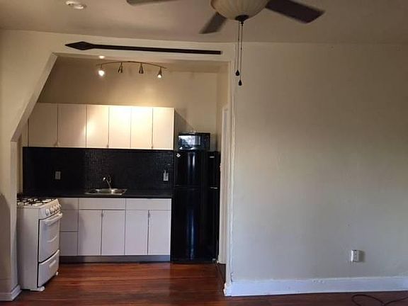 3rd image of 932 Bourbon St APT 5