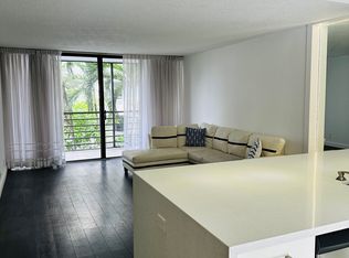 20400 W Country Club Dr APT 414, Aventura, FL 33180