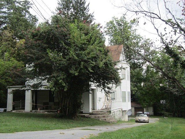 2nd image of 25 Wade Ave
