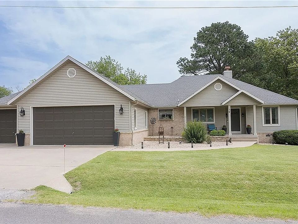 1st image of 16 Scotsdale Pl