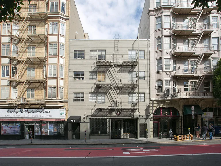 784 Geary St — Photo 2