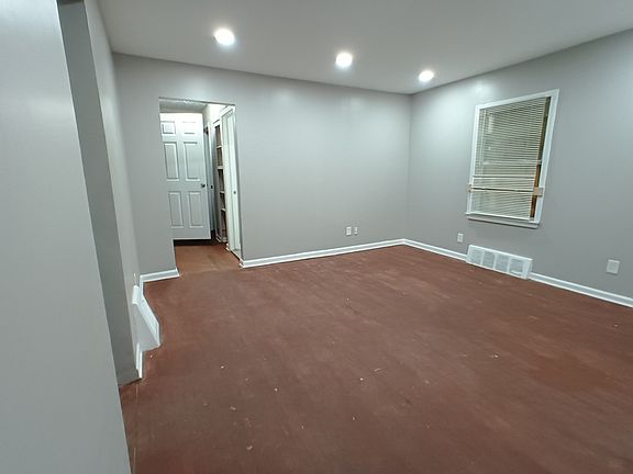 2nd image of 14903B Woodmont Ave