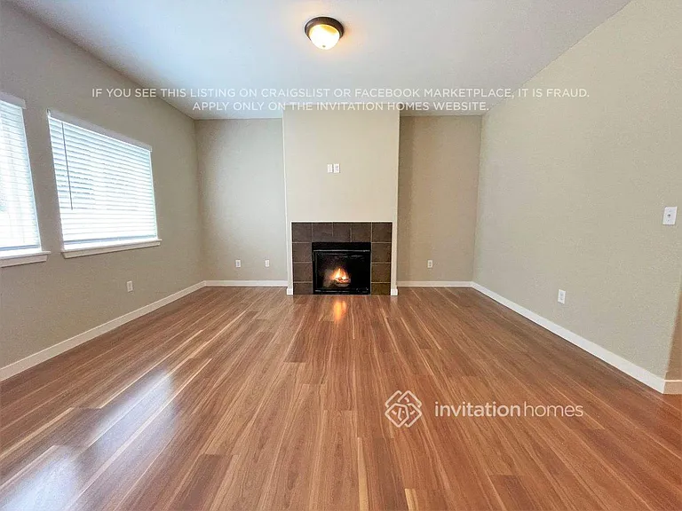 19426 90th Avenue Ct E — Photo 2