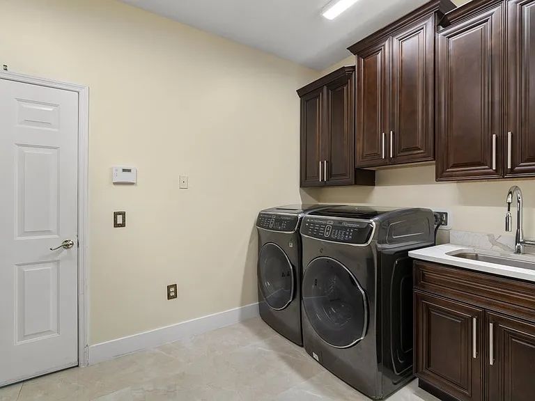 1024 Hagen Dr — Photo 23