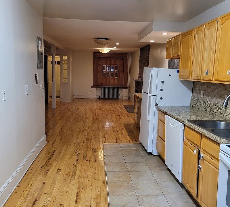 1st image of 376 Grand Ave #1