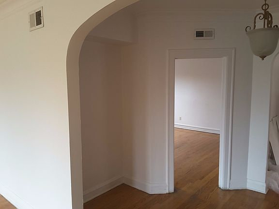 3rd image of 7836 S Euclid Ave APT 1