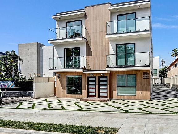 2nd image of 1305 N Sycamore Ave #1/4