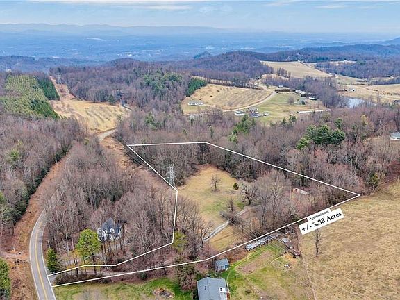 5th image of 286 Pike Rd