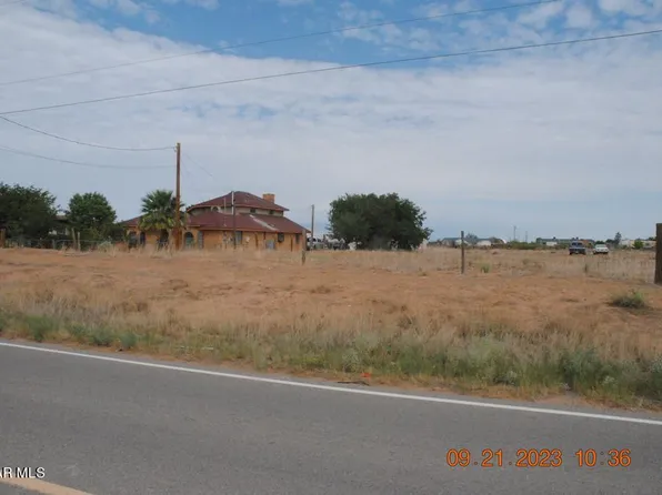 564 E Oasis Dr, Chaparral, NM 88081