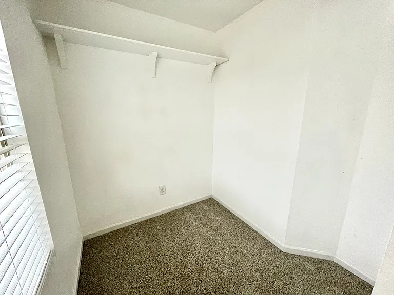 311 Highgrove Dr — Photo 12