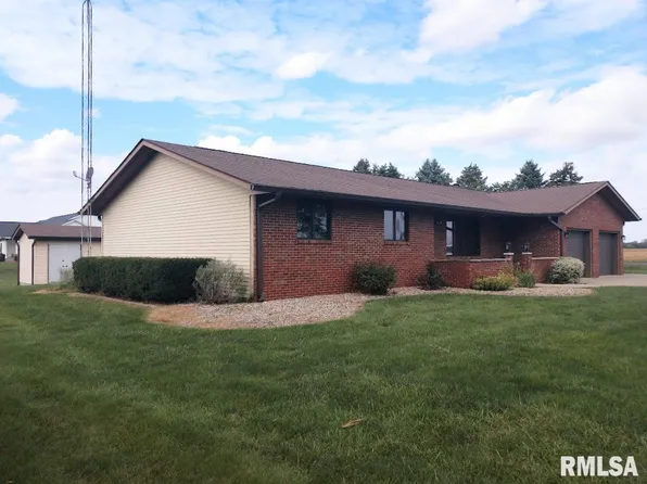 18769 Perry Dr, Virden, IL 62690