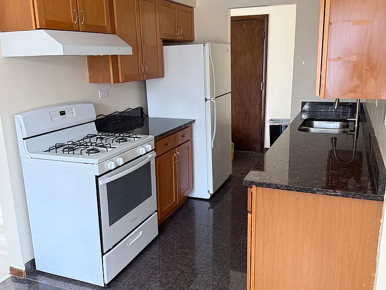 110 W 65th St #3 — Photo 11