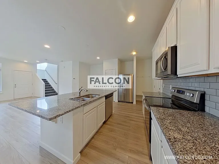 9393 Cashel Trl — Photo 6