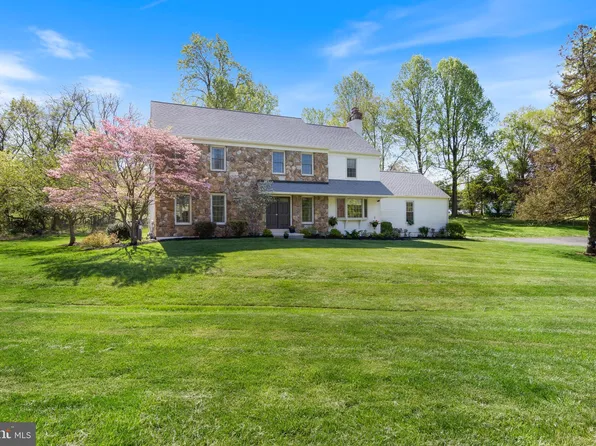 520 Fox Meadow Ln, West Chester, PA 19382