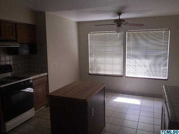 4th image of 1824 E Laurel Ave