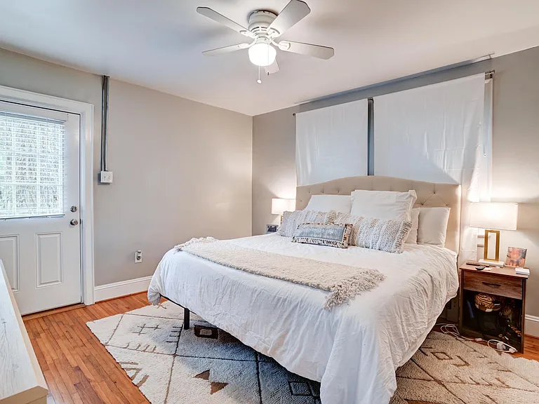 2215 Scott Ave — Photo 22