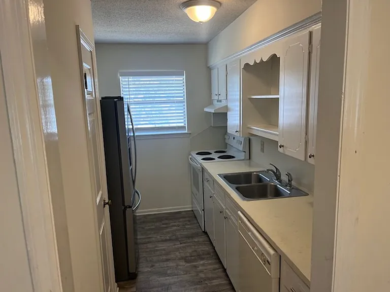 2018 Sanford Dr #1-12 — Photo 6