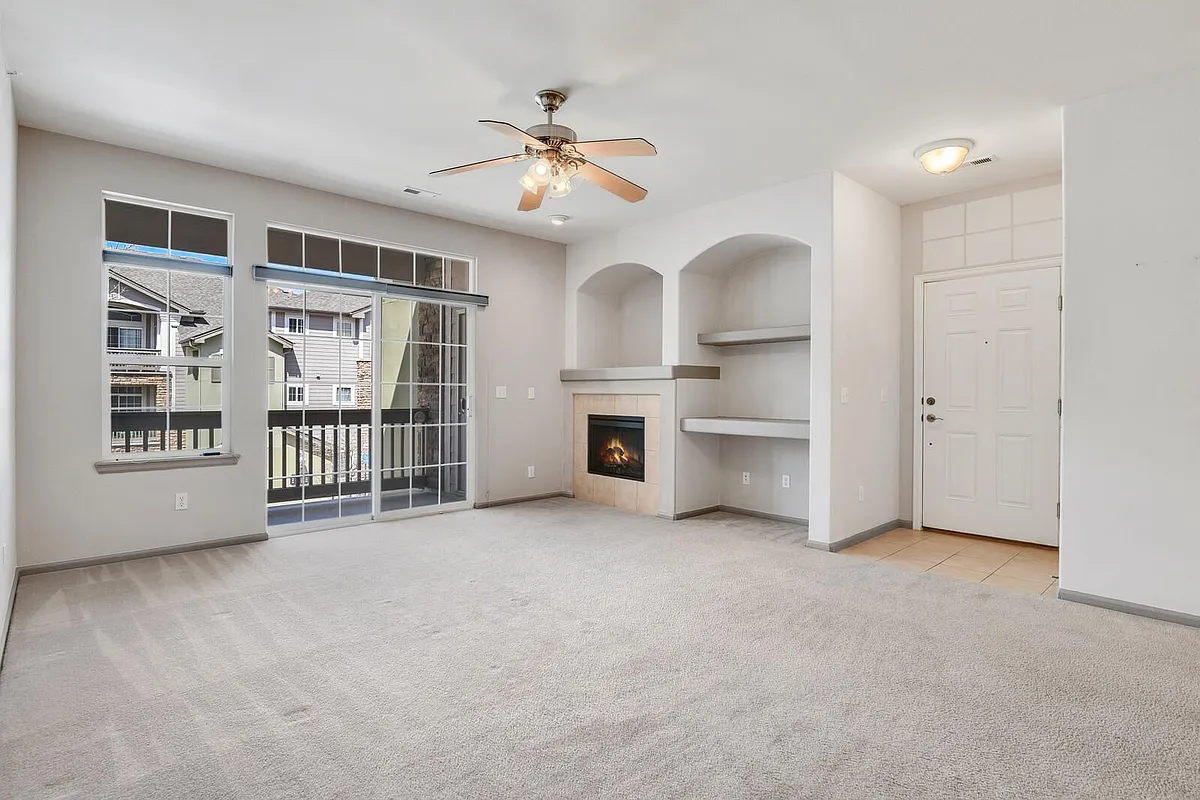 Building Photo - 1574 Olympia Cir #203