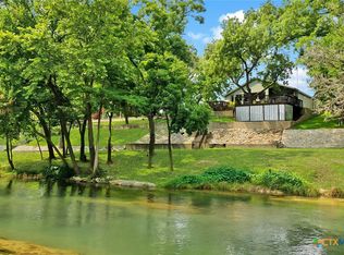 932 Whippoorwill Dr, Canyon Lake, TX 78133