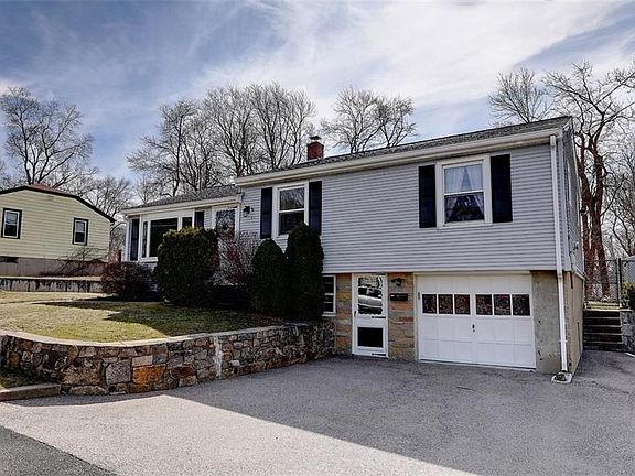 2nd image of 21 Vincenzo Dr