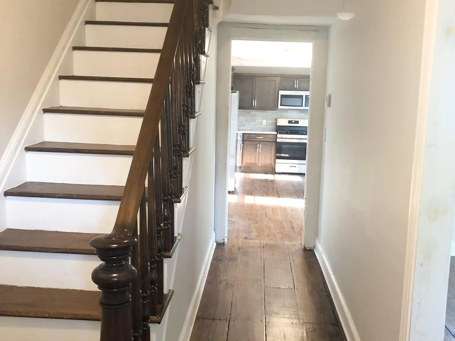 3 bed, 1869 sqft, $3,000 — Photo 3