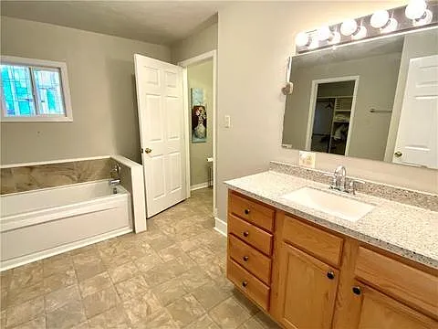 1410 College Dr — Photo 4