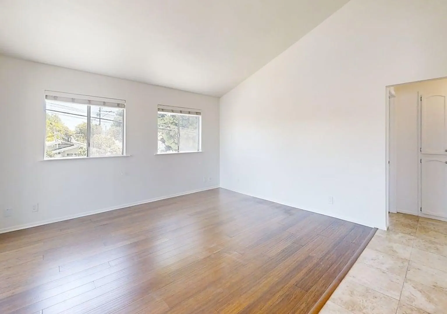 2BD/1BA Apartment in Belmont Heights — Photo 3