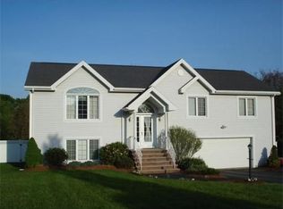 7 Applewood Ln, Saugus, MA 01906