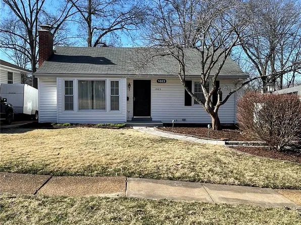 1023 Woodbine Dr, Saint Louis, MO 63126