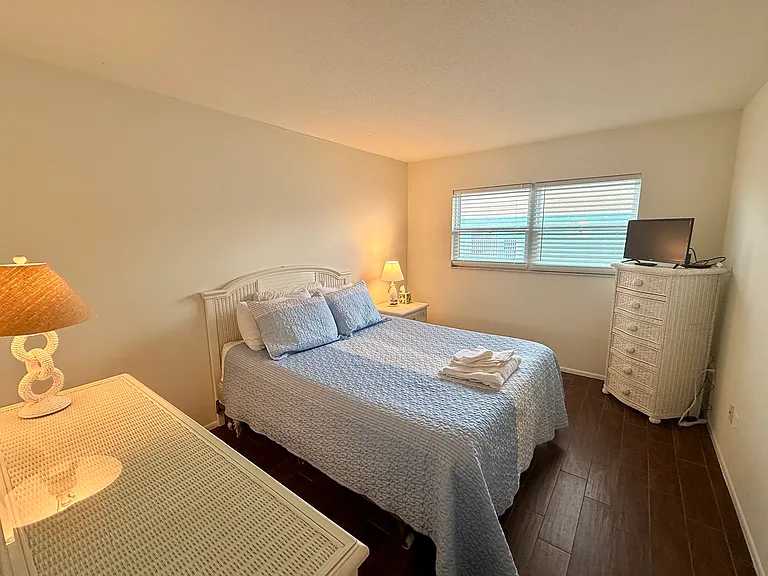 611 Gulf Dr N #B24 — Photo 5