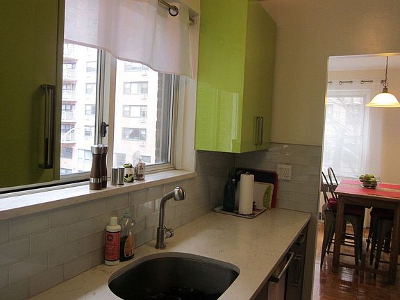 4th image of 7136 110th St APT 3F