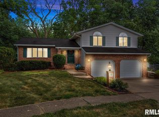 9 Galahad Dr, Rochester, IL 62563