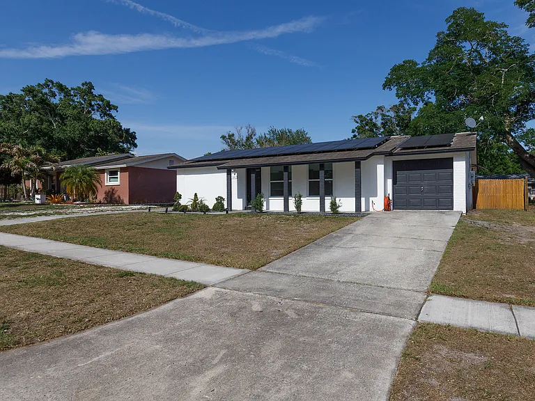 1041 Jadewood Ave — Photo 1
