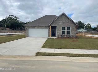 845 Ahoy Dr, Biloxi, MS 39532