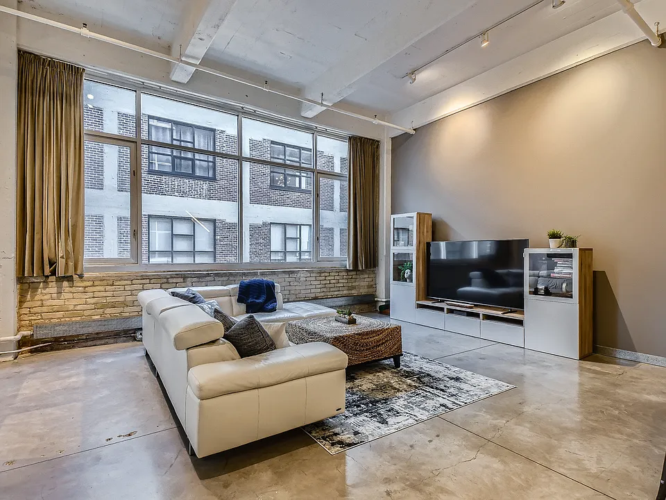 700 Washington Ave N #409