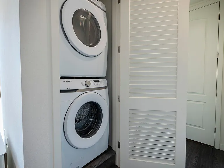 Mission View Residences — Photo 15